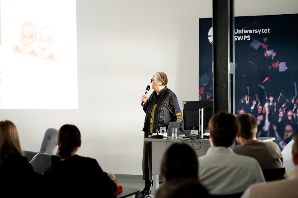 Lidewij Edelkoort wygłasza wykład w School of Form