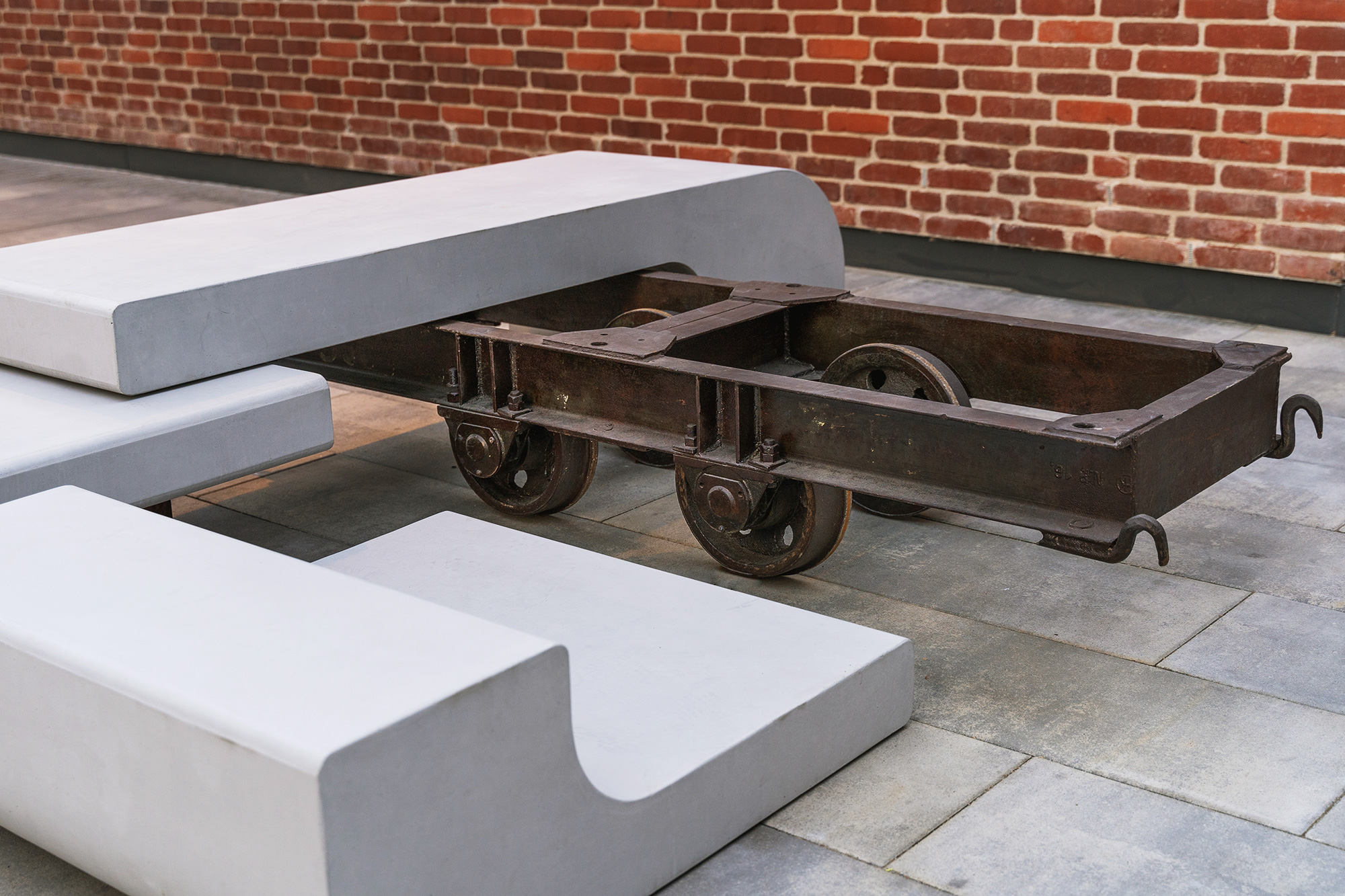 Project: Concrete Bench | Designers: Hania Stankiewicz, Sofiia Nizhibetska, Łucja Zięciak | Photo by Fabryka Norblina