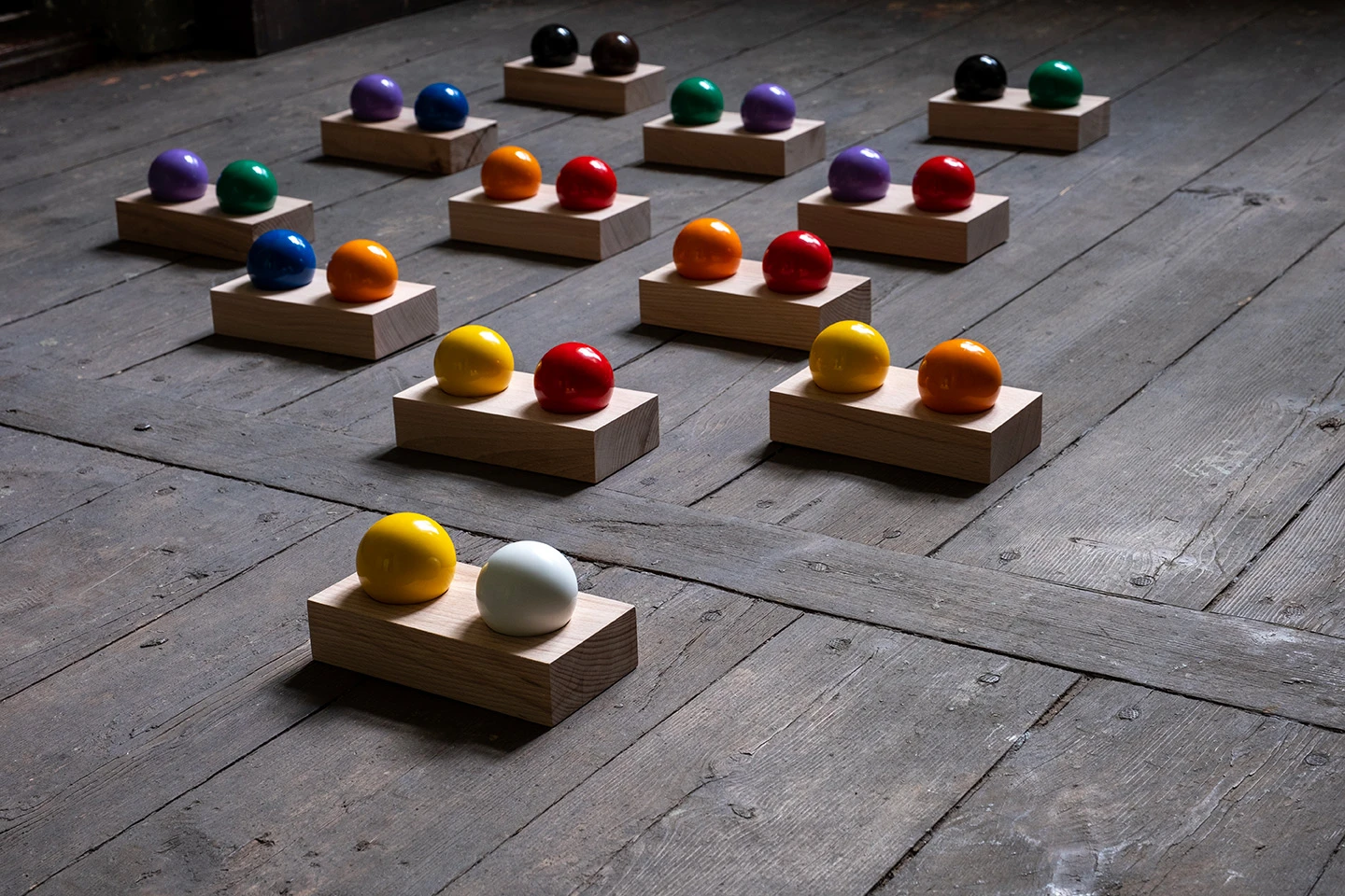 The Weight of Colors - School of Form